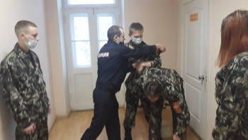 Занятия по правовой подготовке и применению физической силы с сотрудниками ДНД